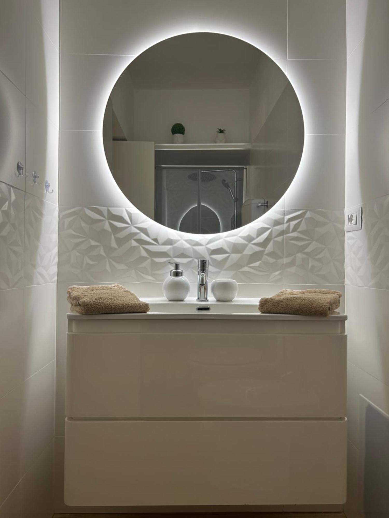 V&C Home Rental Specialist Appartamenti Fronte Lago Maggiore Germignaga Eksteriør billede