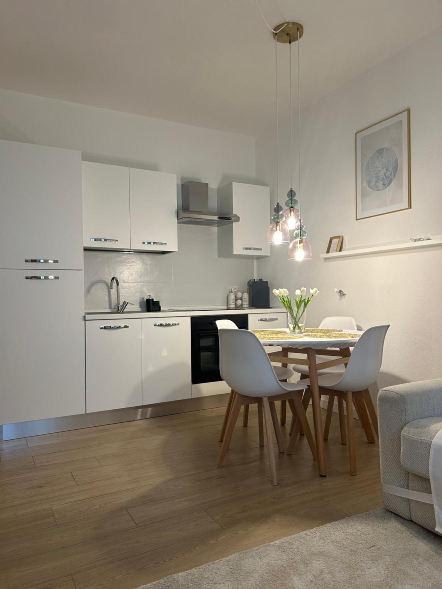 V&C Home Rental Specialist Appartamenti Fronte Lago Maggiore Germignaga Eksteriør billede