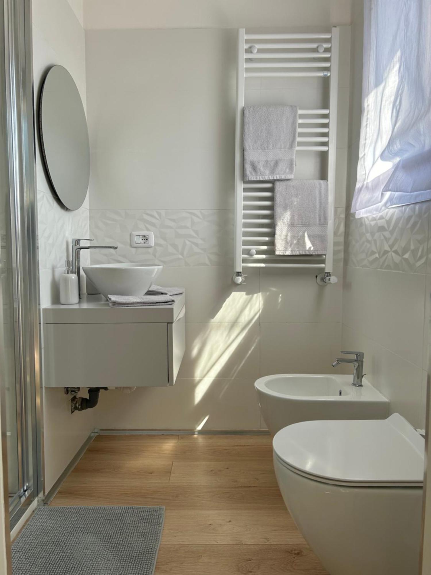 V&C Home Rental Specialist Appartamenti Fronte Lago Maggiore Germignaga Eksteriør billede